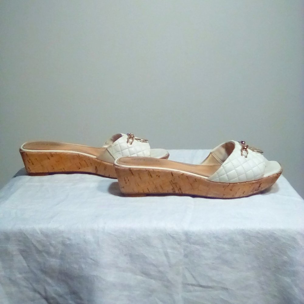 Women white gold cork Unisa matelasse quilted sandals size 8